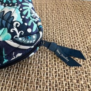 Vera Bradley Quilted Cosmetic Makeup Bag Pouch Blue Floral‎ Zippered Clear Lined